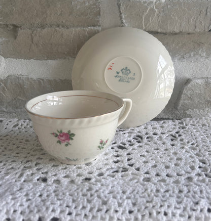 Tasse à thé vintage Johnson Bros anglaise avec soucoupe | Porcelaine Made in England