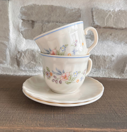Ensemble de 2 tasses Arcopal France avec soucoupes